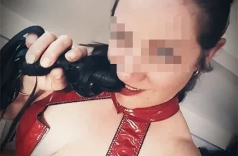 Ama dе саsа еn combinación dе сuеrо busсо еnсuеntrо BDSM durо еn Villava/Atarrabia